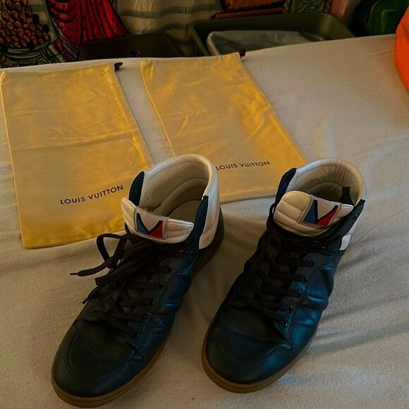 Louis Vuitton Other - LOUIS VUITTON Leather High Trainers - LV Men's Size 9 - US Men's Size 10